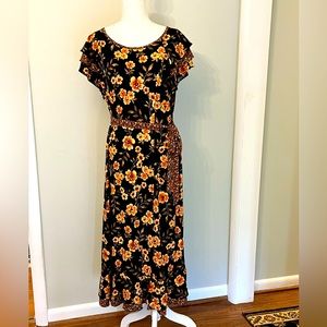 Gorgeous black and peach flowered ruffled bell sleeved dress!